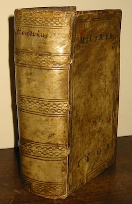  Erodoto (Herodotos) Herodoti Halicarnassei Historiae Libri IX: et De Vita Homeri libellus. Illi ex interpretatione Laurentio Vallae adscripta, hic ex interpretatione Conradi Heresbachij: utraque ab Henr. Stephano recognita. Ex Ctesia excerptae historiae. Apologia Henr. Stephani pro Herodoto. Accessit in hac editione Spicilegium Frid. Sylburgij, ad Henr. Stephanum virum clariss. 1595 Francofurti apud Andreae Wecheli heredes, Claudium Marnium & Ioan. Aubrium